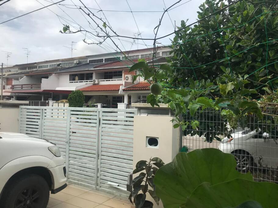 Terrace House Near Stulang Laut Ciq Midvalley Ksl For 7Pax 新山 外观 照片