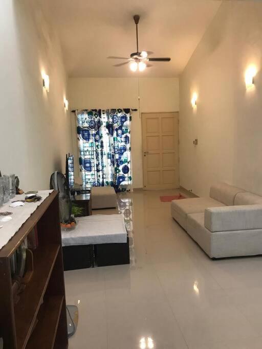Terrace House Near Stulang Laut Ciq Midvalley Ksl For 7Pax 新山 外观 照片
