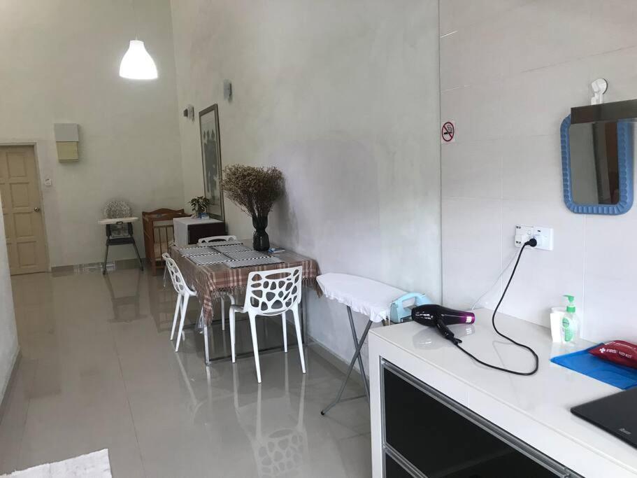 Terrace House Near Stulang Laut Ciq Midvalley Ksl For 7Pax 新山 外观 照片