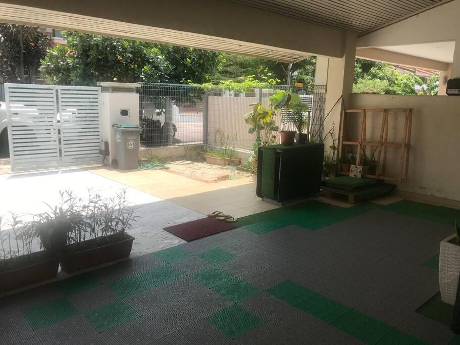 Terrace House Near Stulang Laut Ciq Midvalley Ksl For 7Pax 新山 外观 照片